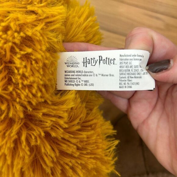 Harry Potter Wizarding World Crookshanks Hermione Cat Plush Gold Fluffy - Picture 7 of 7